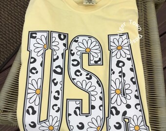 Daisy Leopard Print USA T Shirt, Floral American Patriotic Tee, Fourth of July Comfort Colors Top, Women's 4th Of July Graphic T-shirt