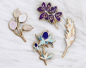 Lot 4 pin's émaillés végétaux : oxalis + monnaie du pape lunaria + herbe pampa + chardons bleus - cadeau noel - coffret pins