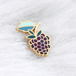 pins wild raspberry - blackberry - red fruit - enamel lapel pin - pins - enamel pins gold metal - gift woman - alfalfa