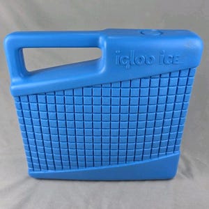 Igloo Blue Ice Pack 10x10x2 Reusable Can Cooler Refreeze #9780 Made in USA Vtg