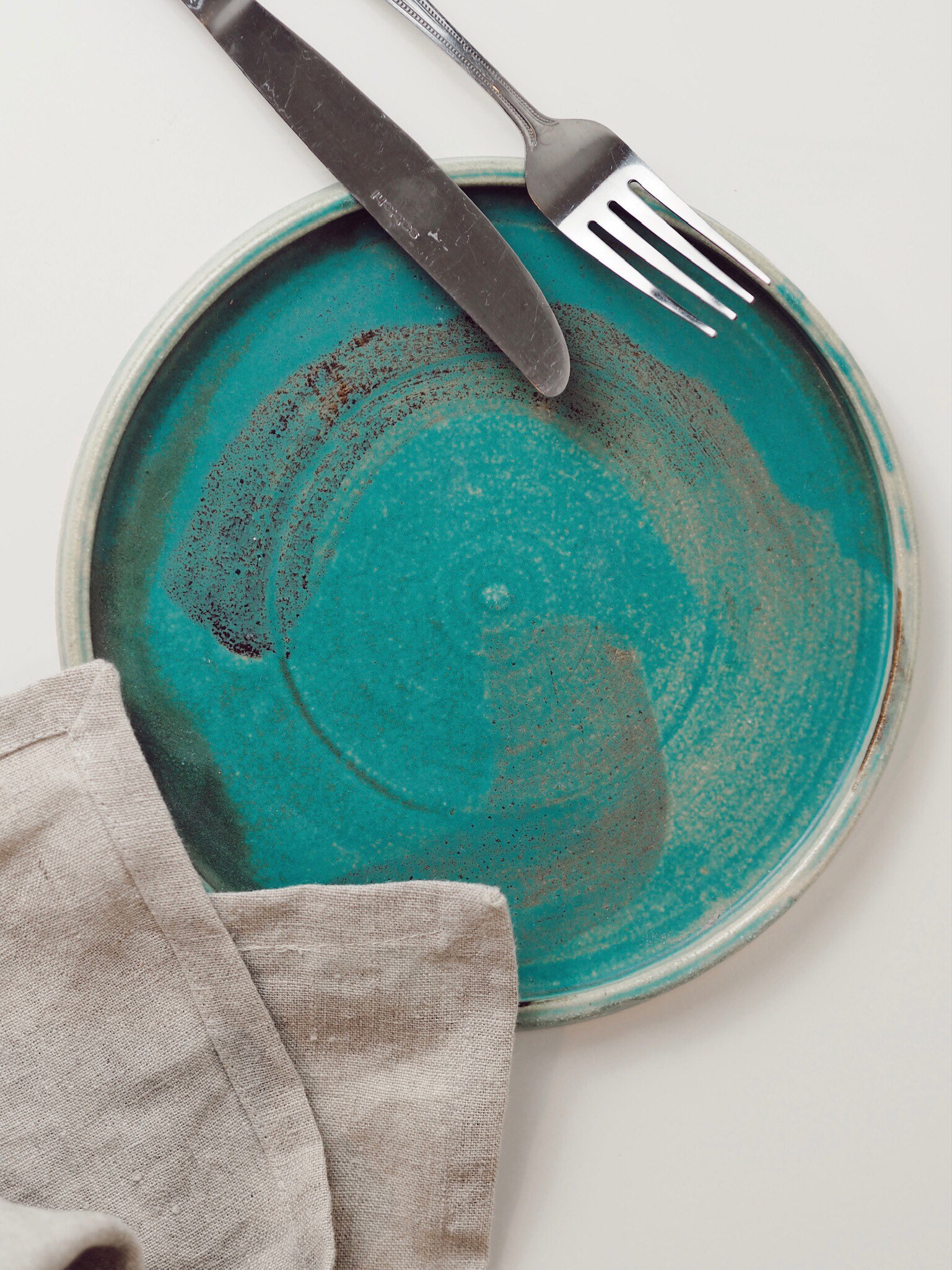 Assiettes en Céramique Jetées, Assiette à Lunch Faite La Main, Salle Manger Turquoise Unique, de Ser