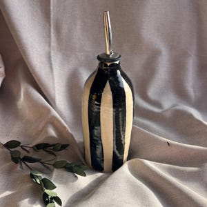 Stripe ceramic oil pourer, 350ml handmade bottle, oil decanter, refillable oil cruet, silicon top oil bottle, oil and vinegar cruets