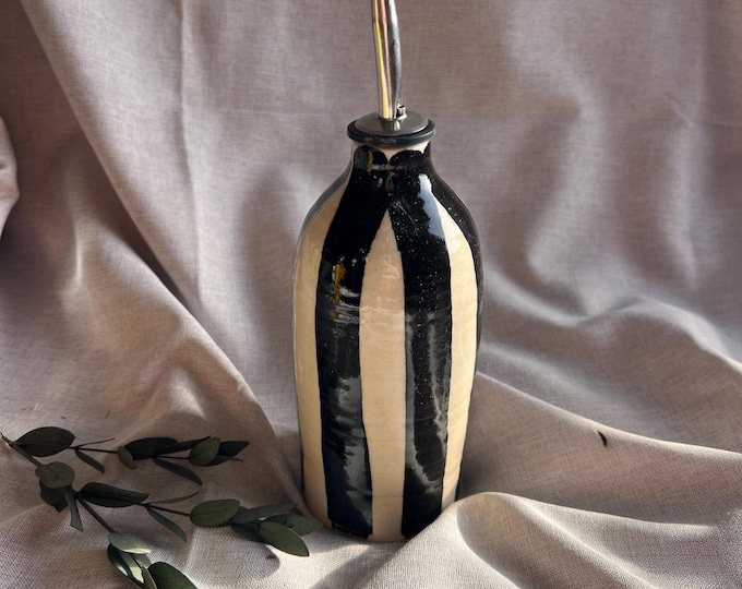Stripe ceramic oil pourer, 350ml handmade bottle, oil decanter, refillable oil cruet, silicon top oil bottle, oil and vinegar cruets