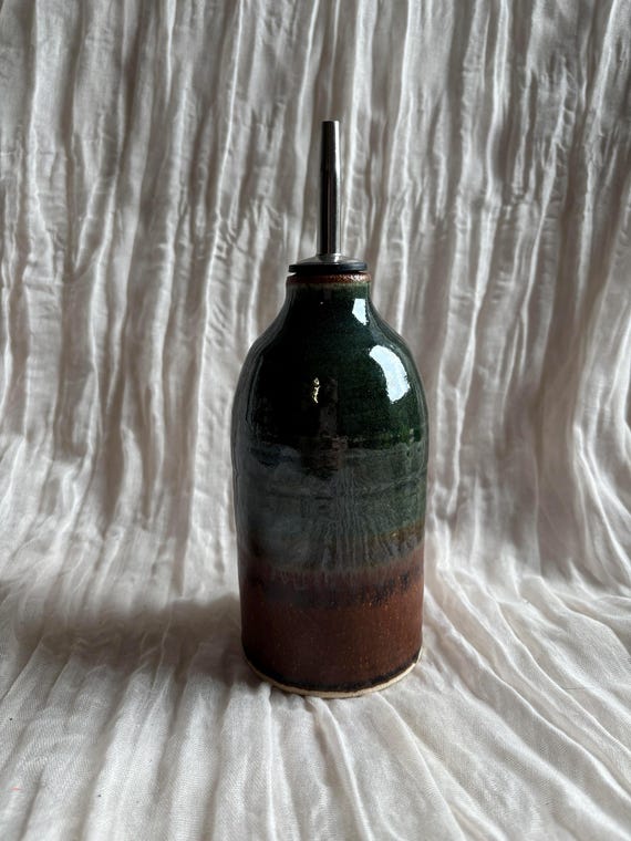 Earth ceramic oil pourer, 350ml handmade bottle, oil decanter, refillable oil cruet, silicon top oil bottle, oil and vinegar cruets