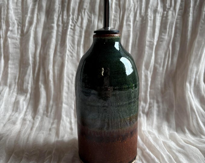 Earth ceramic oil pourer, 350ml handmade bottle, oil decanter, refillable oil cruet, silicon top oil bottle, oil and vinegar cruets