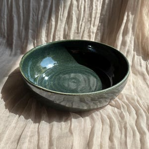 Green pasta bowl, handmade wide dish, ceramic serving bowls, green pottery decor, home kitchen plate, eco friendly living,large dining-ware