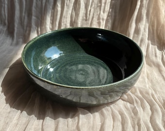 Green pasta bowl, handmade wide dish, ceramic serving bowls, green pottery decor, home kitchen plate, eco friendly living,large dining-ware