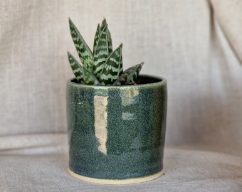 Green ceramic planter, Handmade glazed beaker, speckled plant pot, 200ml green vessel, unique British gift, handcrafted plant pots