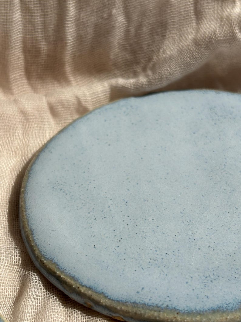 Sky Blue Set of coasters, handmade ceramic coaster, circle drink coasters, tea place matt, modern kitchen homeware, unique boho dining 画像 2
