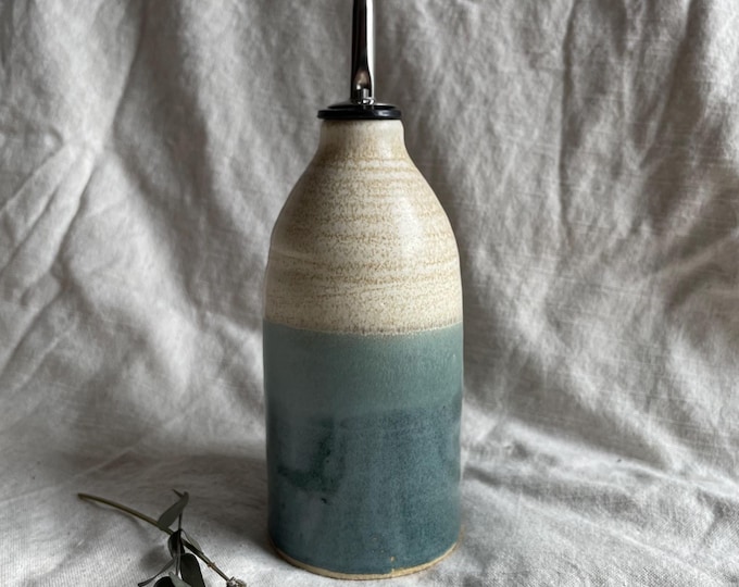 Mountains ceramic oil pourer, 350ml handmade bottle, oil decanter, refillable oil cruet, silicon top oil bottle, oil and vinegar cruets