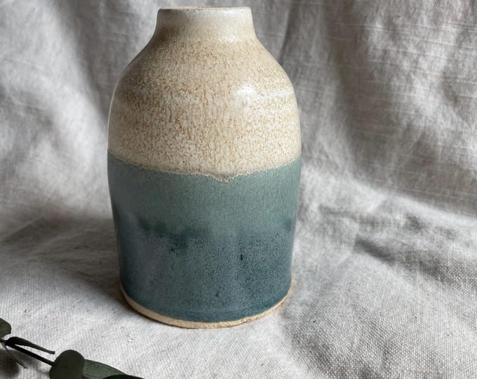 Mountains ceramic vase, bud vase bottle, Reed diffuser bottle, refillable diffuser container, Center piece vase, single stem vases