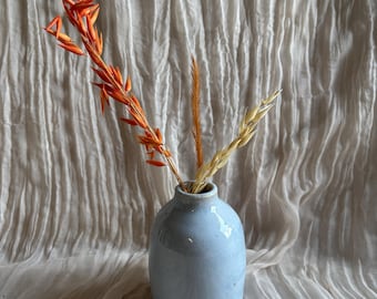 Sky blue ceramic vase, bud vase bottle, Reed diffuser bottle, refillable diffuser container, Center piece vase, single stem vases