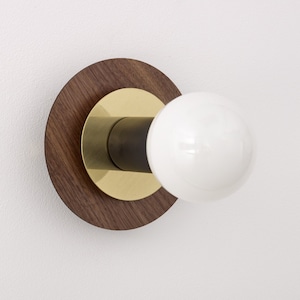 Walnut "Aureole" Brass Light