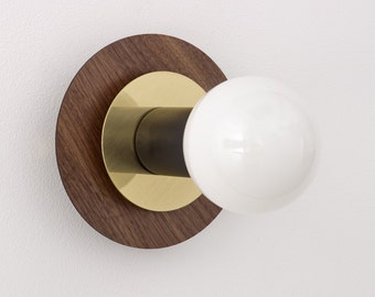 Walnut "Aureole" Brass Light