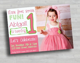Helderroze groene 1e verjaardagsuitnodiging | Afdrukbaar eerste verjaardagsfeestje meisje | Leuke foto-uitnodiging | 5 x 7 bewerkbare digitale download