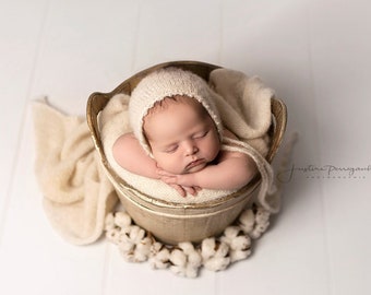 Newborn pearls hat,Newborn pearls bonnet,newborn props,photo props,photography props,photo prop,baby hay,baby bonnet,photography prop