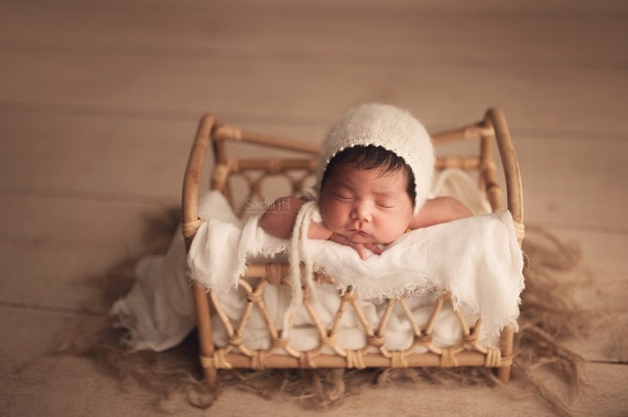 Newborn hat,Newborn props,Newborn bonnet,bonnet with pearls,alpaca hat,photo props,photography props,photo prop,cute hat,baby hat