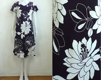 Vintage Florales Etuikleid | 90er-Jahre-Pulloverkleid aus Krepp mit Blumenmuster in Lila | Damengröße Medium