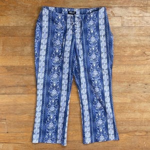 Vintage Floral Capris Size Small 28&quot; Waist 1990s Stretch Cotton Cropped Pants