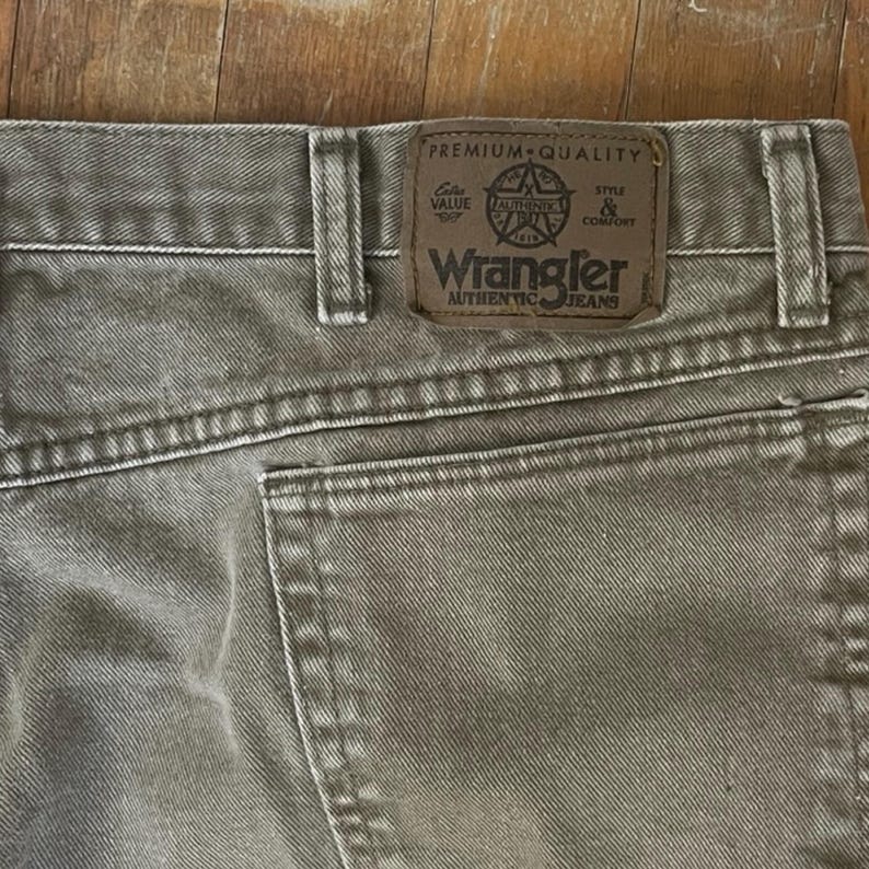 Vintage herrjeans i blekt olivgröna, storlek 40x32, Wrangler-denim från 1990-talet | Midja 40 x Innerben 30 bild 6