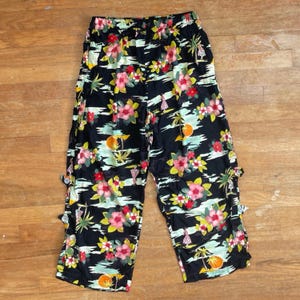 Vintage Tropical Print Capris Size Large 90s Floral Novelty Cropped Pants with Pockets