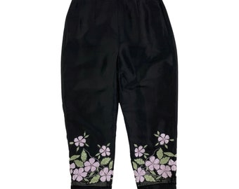Vintage Silk Capris Womens Size Small | 28" Waist | 90s Black Floral Embroidered & Beaded Cropped Pants