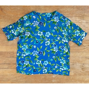Vintage Floral Boxy Cut Top Size Medium 1990s Crinkled Rayon Short Sleeve Blouse