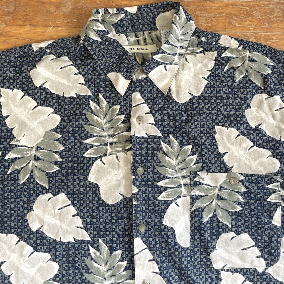 Vintage Mens Silk Hawaiian Shirt Size XL 90s Floral Palm Leaf Print Button Down, photo 2 of 5