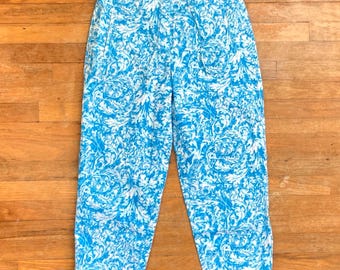 Vintage Floral Cotton Capris Size Medium 29-31" Waist 1990s Blue Flower Print Cropped Pants with Pockets