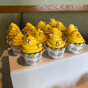 Classic Winnie the Pooh WHITE cupcake wrappers, Classic Winnie the pooh, Baby Shower cupcake wrappers