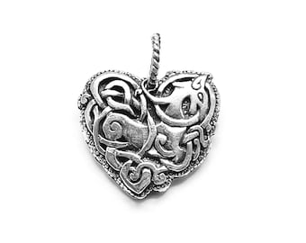 Kai's URNES SLEIPNIR'S HEART silver (made by Viking Kristall)