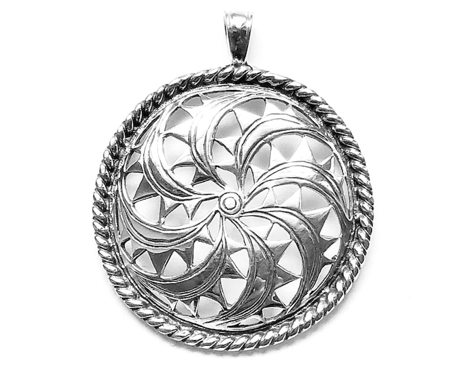 GOTLAND SUN PENDANT - silver (made by Viking Kristall)