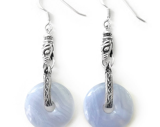 GOTLAND WOLFHEADS EARRINGS - blue lace agat disc and silver (handmade by Viking Kristall)