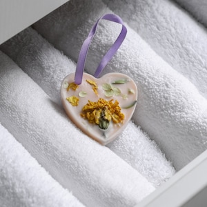 Floral Heart Wax Sachet: Aromatherapy Home Decor, Eco-Friendly Scent