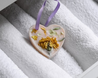 Floral Heart Wax Sachet: Handmade Soy Scented Home Fragrance