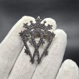 vintage John hart iona signed sterlimg silver luckenbooth brooch scottish edinburgh hallmarks heart shape 35.09 x 44.37mm