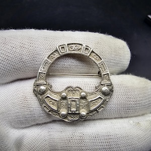 vintage scottish sterling silver hunterston brooch round 33mm wide signed orella celtic jewellery