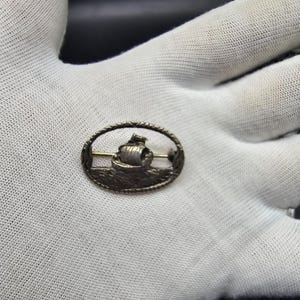 vintage mid century scottish sterling silver brooch oval norse viking boat 30.51mm wide