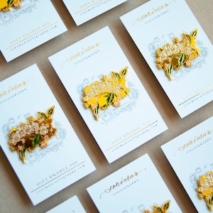 Gold Pennsylvania Mountain-Laurel Soft Enamel Pin