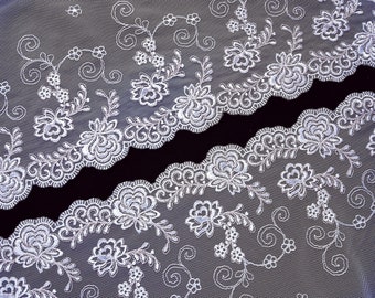 金糸入りの白い硬質刺繍チュールレース、非伸縮性方向性レース、左右対称の2ピースのみで販売、16 cm (6 1/4 インチ)