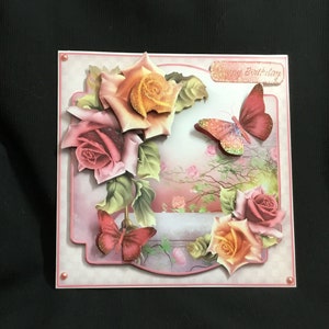 Rozen en vlinders 3D decoupage kaart, gelukkige verjaardag, gepersonaliseerd, handgemaakt in het Verenigd Koninkrijk