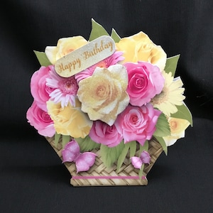 Un cesto di fiori, rose e gerbere, carta decoupage 3D, il tuo giorno speciale, personalizzato, fatto a mano nel Regno Unito