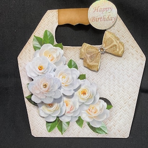 Tote handtas gevormde 3D-decoupagekaart, crème camelia's, gepersonaliseerd, Your Special Day, Moederdag, verjaardagskaart, handgemaakt in het Verenigd Koninkrijk
