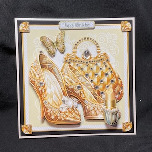 Sac et chaussures scintillants, carte d'anniversaire, or et blanc, découpage 3D, fait main au Royaume-Uni