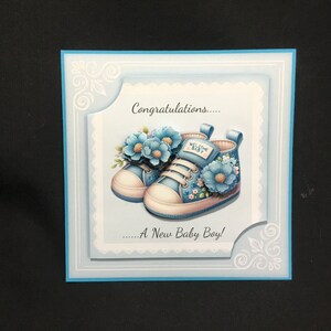 C'est un garçon, chaussures bleues et fleurs, bleu et blanc, découpage 3D, personnalisation, fait main au Royaume-Uni
