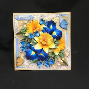 Cartão estilo vintage floral vibrante, cartão de decoupage 3D, flores amarelas e azuis, personalizado, feito à mão no Reino Unido