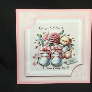 It's A Girl, teddybeer en schoenen, roze en wit, 3D-decoupage, personalisatie, handgemaakt in het Verenigd Koninkrijk