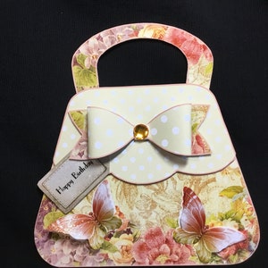 Biglietto di auguri 3D a forma di borsa, con fiocco e farfalle, personalizzato, biglietto di auguri di compleanno, fatto a mano nel Regno Unito