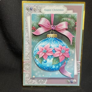 Cartão de Natal tradicional com decoupage, cartão de Natal dourado com enfeites de Natal, personalizado, feito à mão no Reino Unido