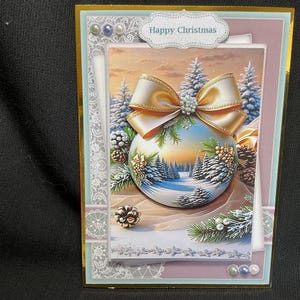 Cartão de Natal tradicional com decoupage, cartão de Natal dourado com enfeites de Natal, personalizado, feito à mão no Reino Unido